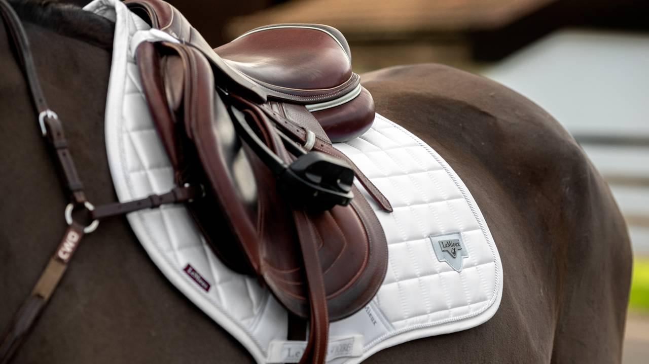 LeMieux Loire Classic Close Contact Square - White