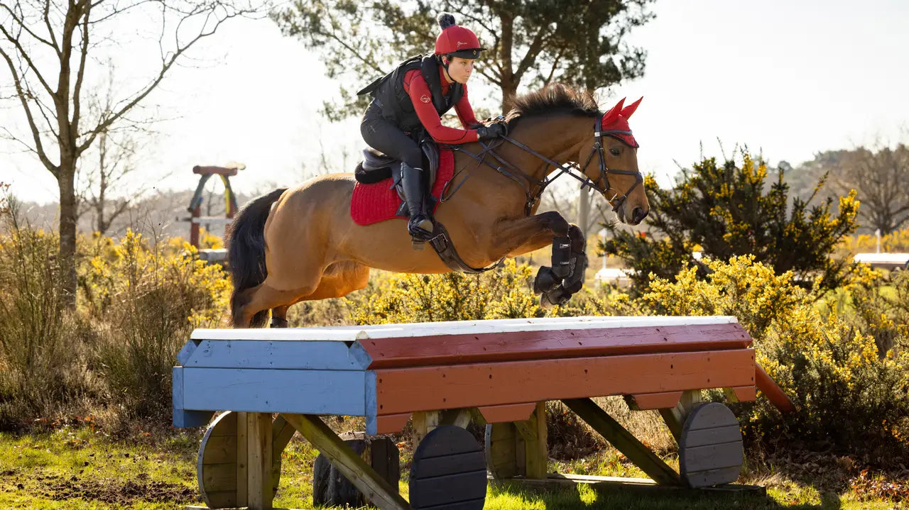 LeMieux Suede Close Contact Square - Chilli