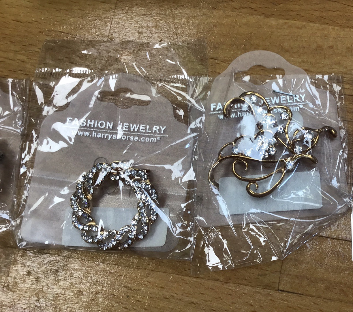 Sale Stock Pins Assortment