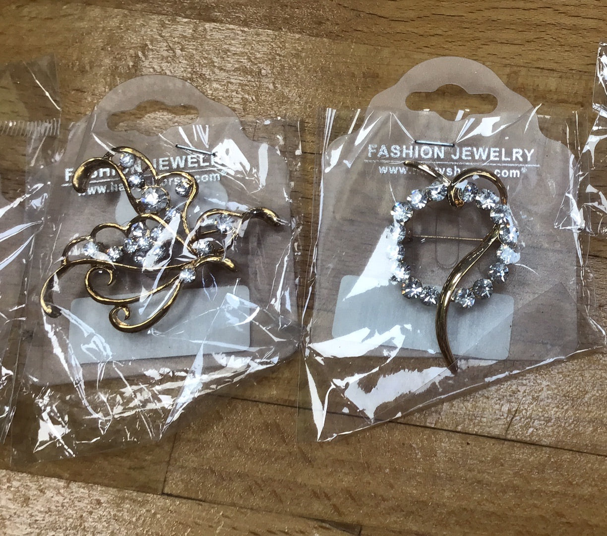 Sale Stock Pins Assortment